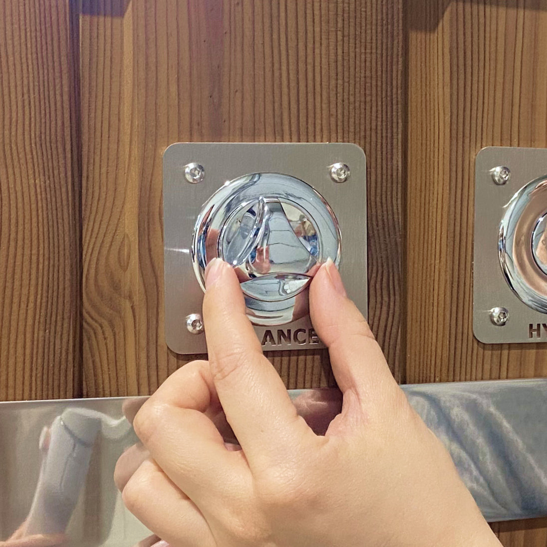 Smart Separate Hydro Massage Control